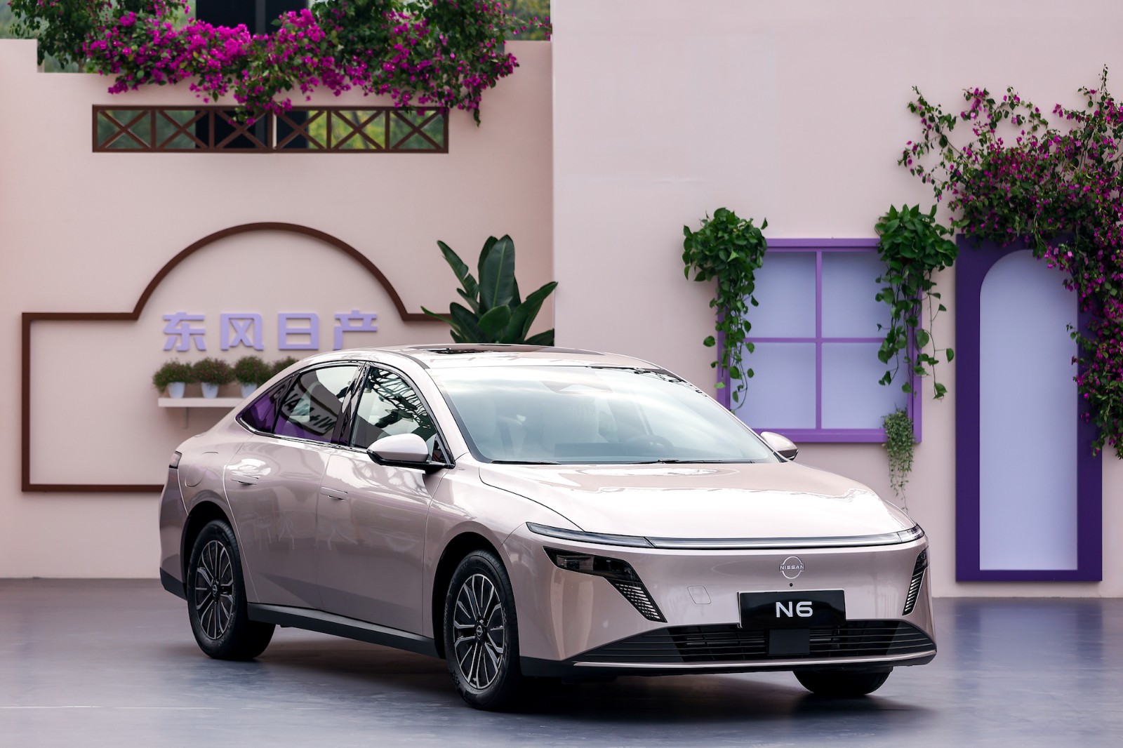 2、日产汽车全球首款插混轿车N6.jpg